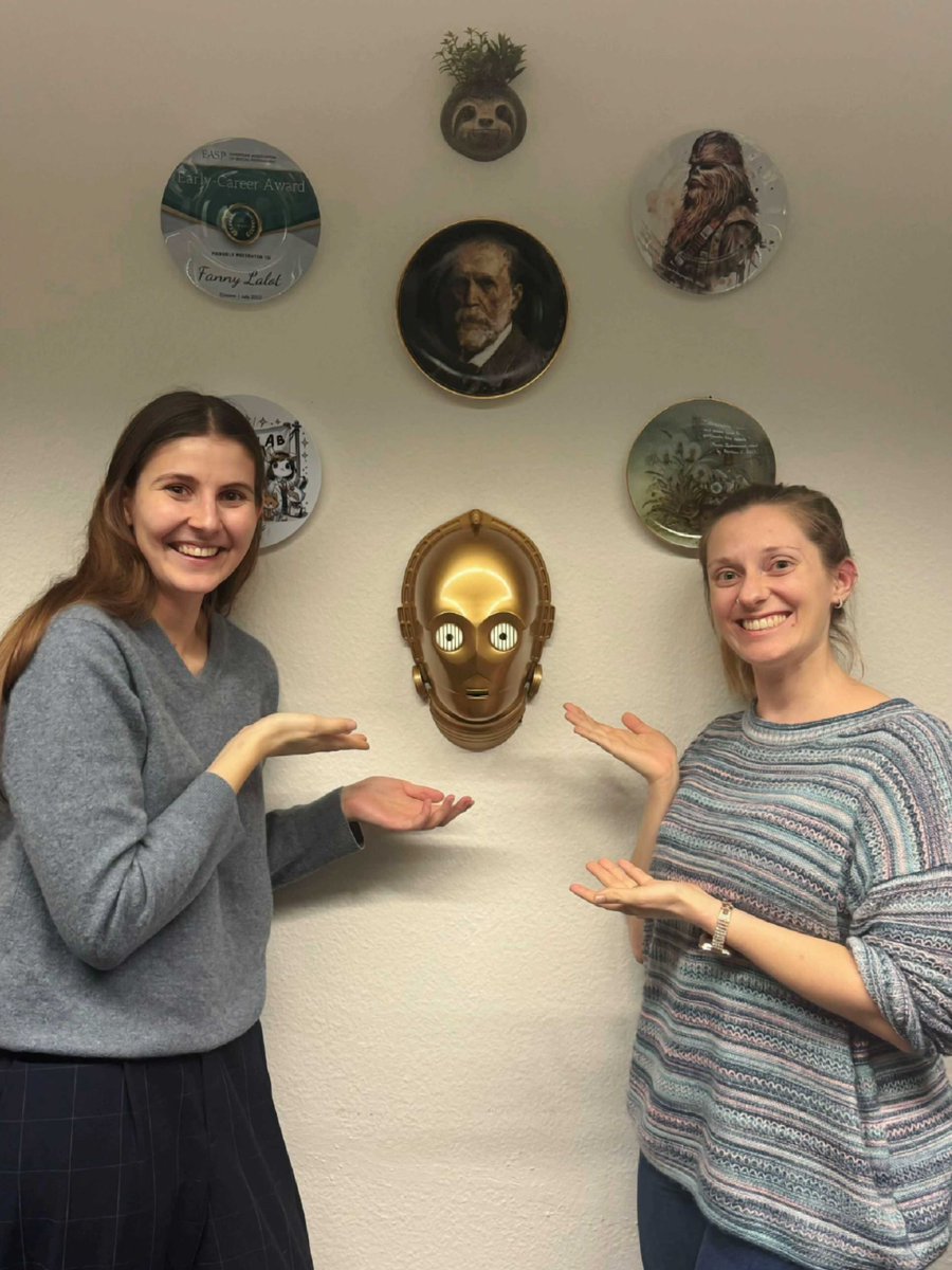 Fanny Lalot (@fannylalot) on Twitter photo 🏆 And of course this paper deserved its memorabilia on the wall of fame! Pleased to introduce this absolutely-not-creepy, clearly-the-size-I-expected-when-I-ordered-it, symbol of the Trust the Bot paper! <a href="/annamariebrtrm/">Anna-Marie Bertram</a> 🤖🤖🤖 🏆 And of course this paper deserved its memorabilia on the wall of fame! Pleased to introduce this absolutely-not-creepy, clearly-the-size-I-expected-when-I-ordered-it, symbol of the Trust the Bot paper! <a href="/annamariebrtrm/">Anna-Marie Bertram</a> 🤖🤖🤖