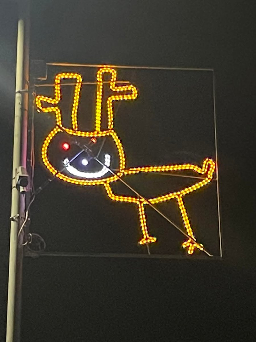AgentFabulousHQ's tweet photo. Smiley Reindeer designed by kids in Newburgh #ChristmasLights #XmasLights #Newburgh #NewburghChristmasLights #DesignedByKids #Kids #Children #Scotland https://t.co/X6MdiLS3dc
