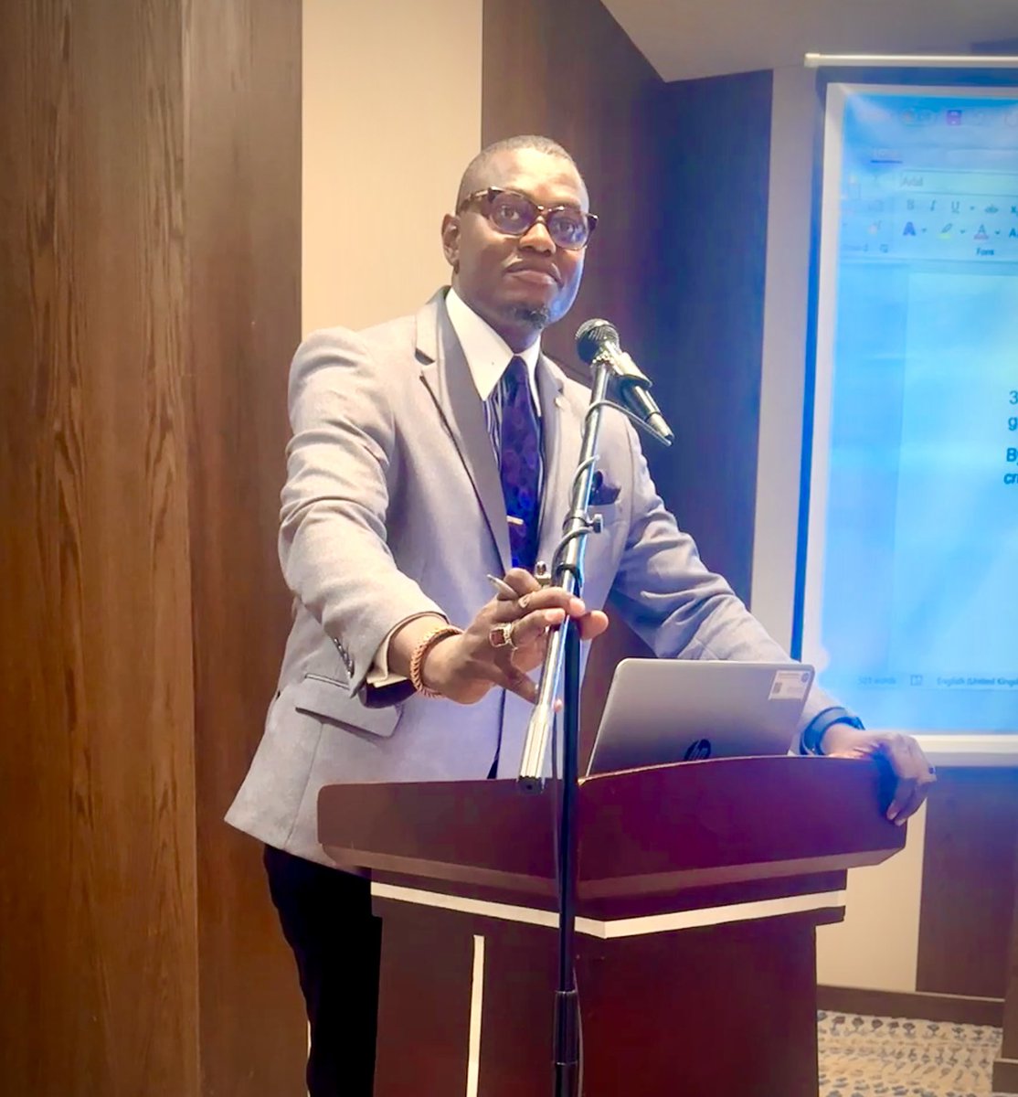 chiefkoti's tweet image. #WhileAtWork I had the privilege of moderating a dynamic @AfDB_Group workshop on the Africa Continental Free Trade Agreement #AfCFTA, and it was quite enlightening! 

There’s a need for local businesses need to be equipped and empowered to take full advantage of the opportunities…