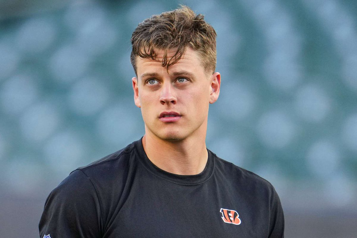 𝗕𝗿𝗲𝗮𝗸𝗶𝗻𝗴: #Bengals QB Joe Burrow's home was BROKEN INTO during last night's Monday night football game, according to 911 calls received last night.

“Someone is trying to break in to the house right now. My daughter is there. This is Joe Burrow’s house. She is staying