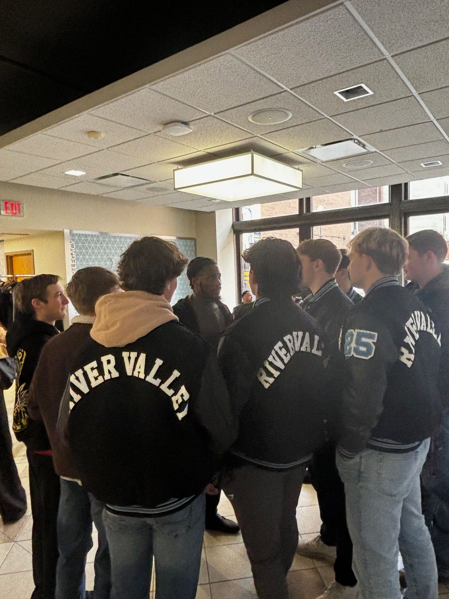 River Valley School District (@rvsdpanthers) on Twitter photo RV students were invited to <a href="/PointParkU/">Point Park University</a> to meet former Pittsburgh Steeler Willie Parker and his 39 Legends team, who partner with the university to provide students with mentorship, guidance, and support to inspire academic and career success.🎓🏈
<a href="/RVSDSuper/">Philip Martell</a> <a href="/rvhspanthers1/">River Valley High School</a> RV students were invited to <a href="/PointParkU/">Point Park University</a> to meet former Pittsburgh Steeler Willie Parker and his 39 Legends team, who partner with the university to provide students with mentorship, guidance, and support to inspire academic and career success.🎓🏈
<a href="/RVSDSuper/">Philip Martell</a> <a href="/rvhspanthers1/">River Valley High School</a>