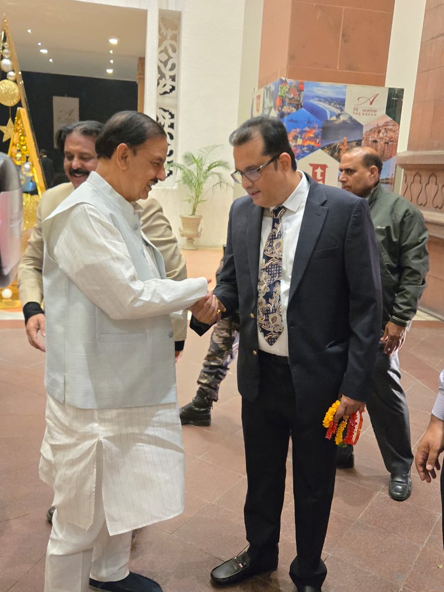 noor4you's tweet photo. Lighter moments with #maheshsharma jee #memberofparliament #gautambuddha #up #loksabha #bjp #formerunionminister #owner #kailashgroupofhospitals https://t.co/kS9lzvGIOx