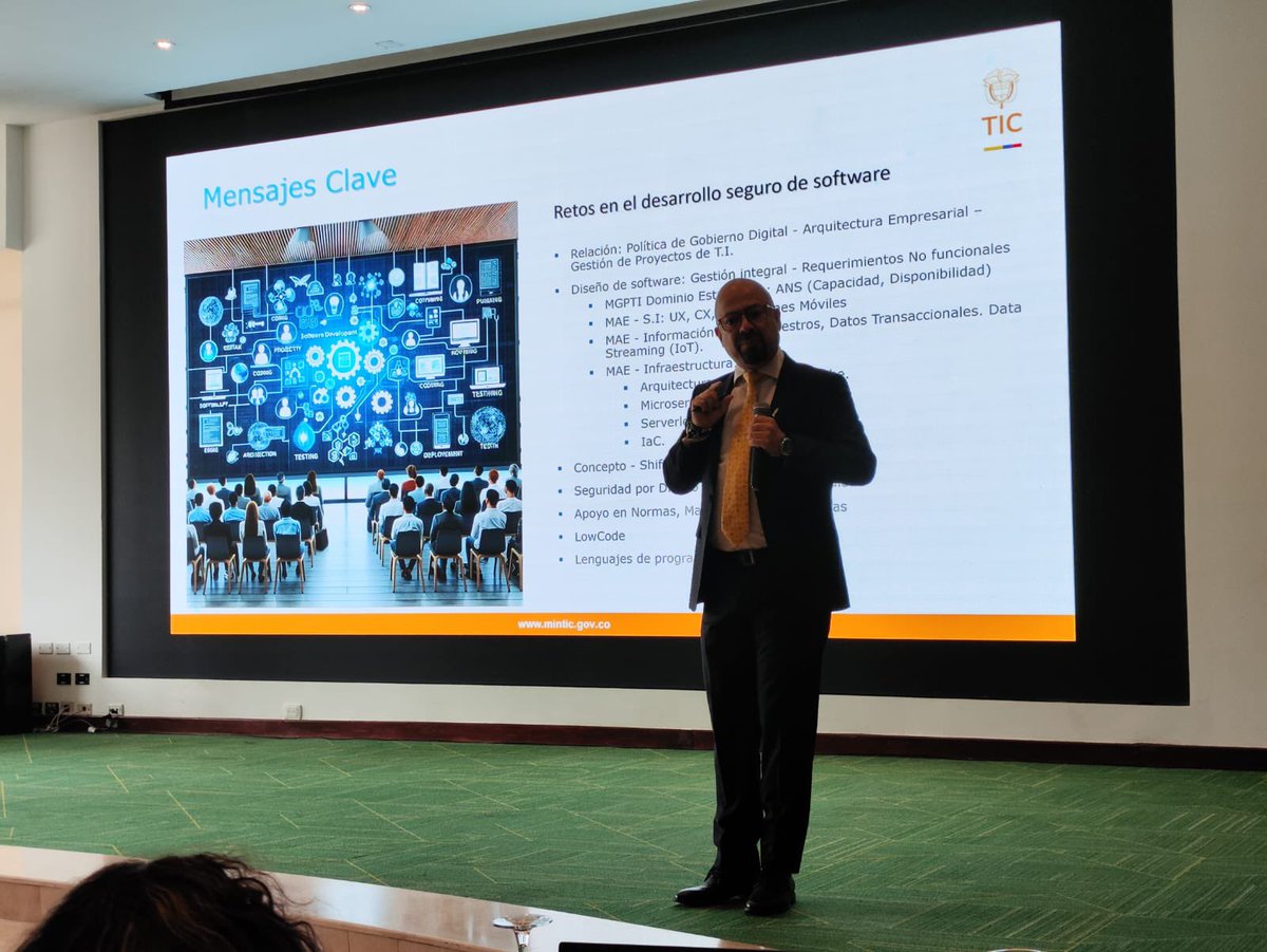 GobDigitalCO's tweet image. &quot;Un #SoftwareSeguro no solo gestiona los riesgos de ciberseguridad, sino también la privacidad y protección de datos; por eso promovemos las buenas prácticas en las entidades públicas, mediante tecnologías emergentes como la IA&quot;, Gustavo González, Lider Técnico de la UT PGD 2024.