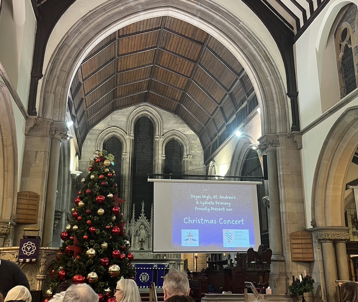 Flo’s Christmas performance and I get to see our friends St Andrew’s perform too 😊 🎶 🎄