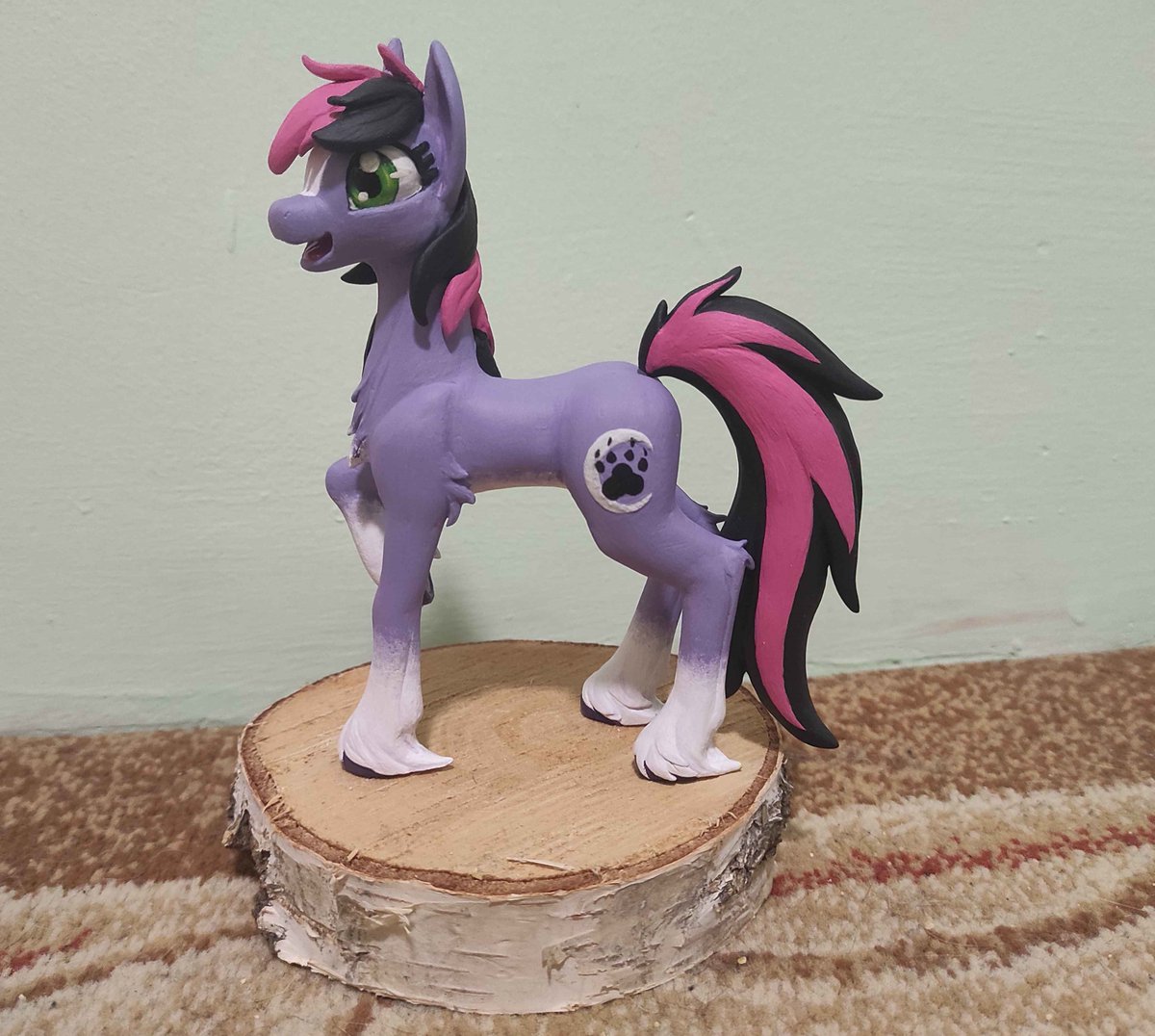 SchizophrenicFox tweet media