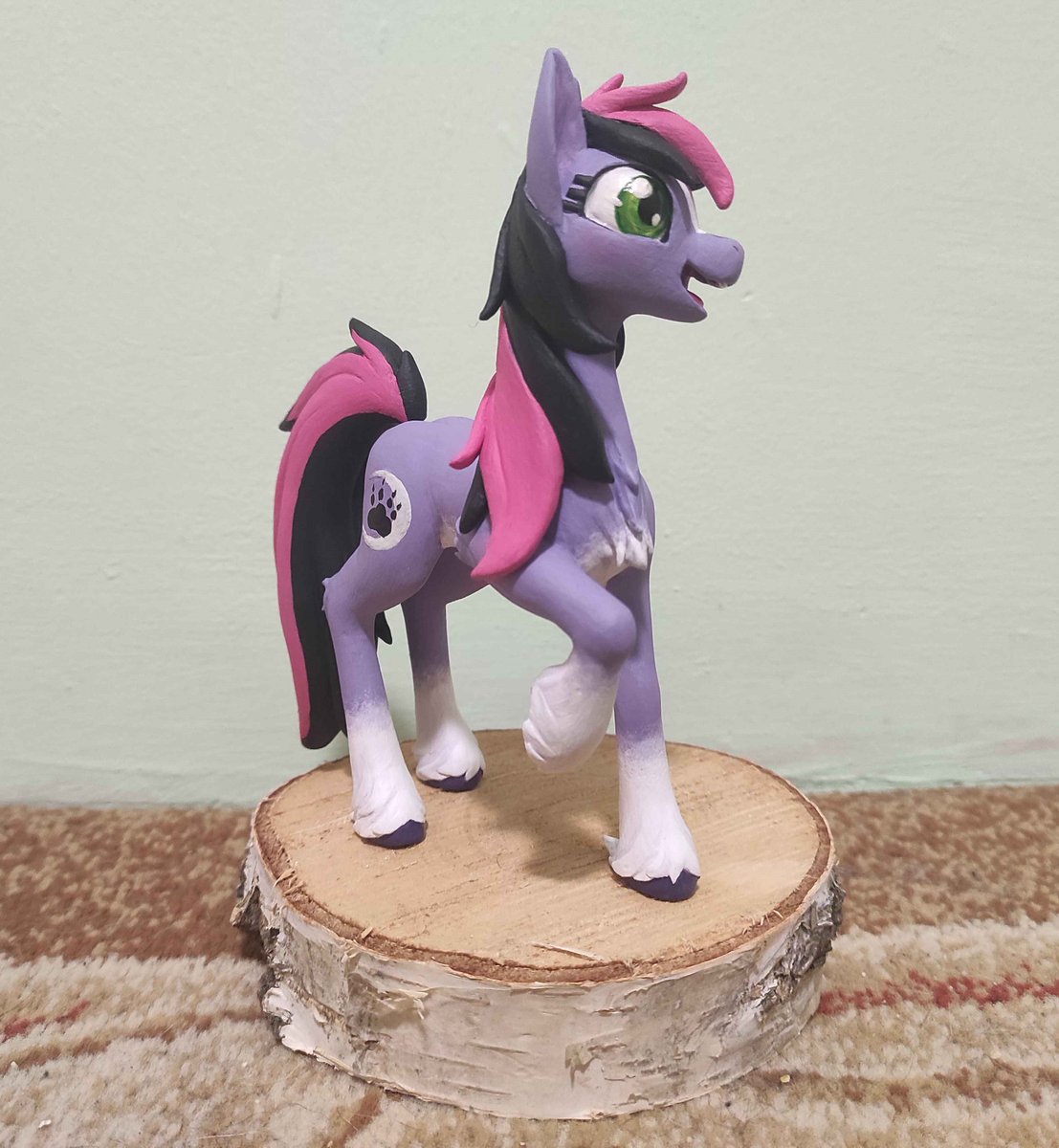 SchizophrenicFox tweet media