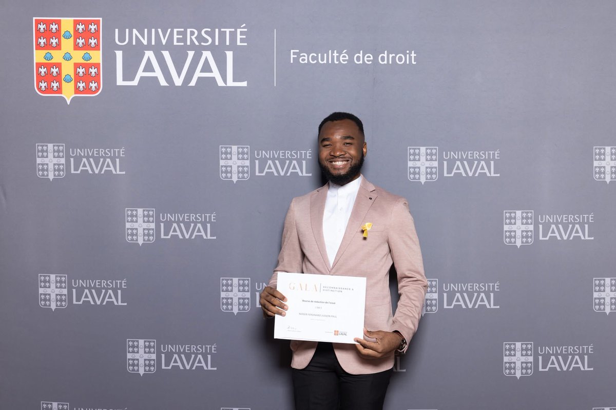 NidgerPaul's tweet photo. Récipiendaire d’une bourse de rédaction de l’essai de la faculté de Droit.

Merci à Dieu, ma famille, mes amis, mon directeur de recherche et toute la communauté universitaire. 

#galadereconnaissance
#remisedeprix
@universitelaval 
@ulaval_droit 
@learninglawt https://t.co/cXfws1vP6j