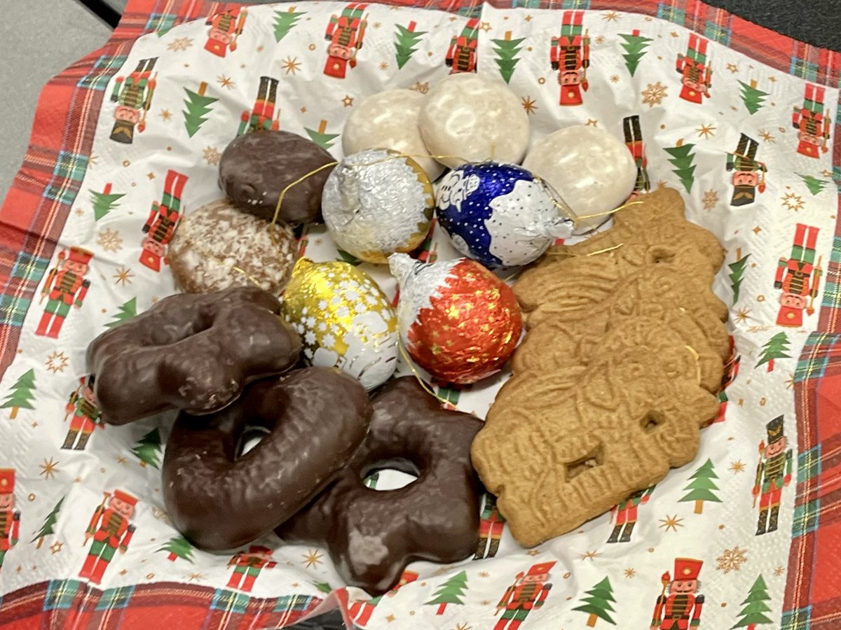 KCS_EPP's tweet photo. Cohort 3 had some fun at their EPP session last night w/ a sweater competition, sweet treats, small gifts and-oh yes-learning ๐ One can dream a little by envisioning their CTE program graduates & the skills they should possess. Then make a plan to get them there! #goalinmind https://t.co/zHUmil3VlY