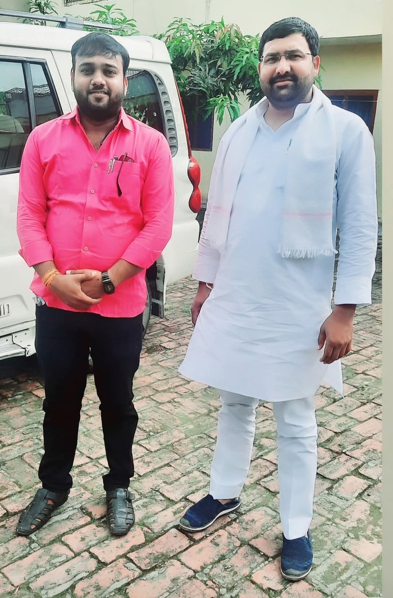 ayush7677ViP's tweet photo. जन्मदिन की बहुत-बहुत शुभकामनाएं सुबोध भैया
"आपके जीवन के बारे में क्या लिखु आपकी जीवन खुली किताब है हर एक के जुबा पर बस आपका नाम है"
 महाकाल से यही प्रार्थना है आप स्वस्थ रहें और जल्द ही  बिधायक बने 💐🎂❤
@subodhyadav313 
@yadavakhilesh 
@MrYaduvansh 
@samajwadiparty https://t.co/Oci7hpWNdr