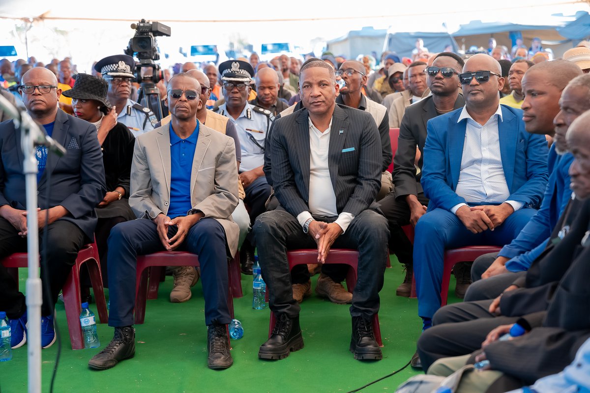 Rre Pitseng Gaoberekwe: Finally Laid to Rest in Metsiamanong

On this Human Rights Day, we reflect on the bittersweet return of Rre Pitseng Gaoberekwe to Metsiamanong in the Central Kalahari Game Reserve (CKGR). After years of delay, he is finally laid to rest in the soil of his
