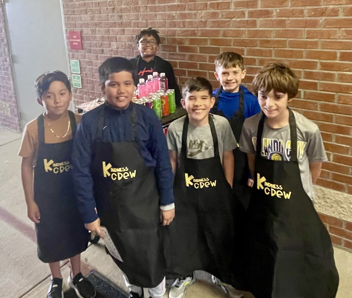 Thank you Kindness Crew for my snack and drink! Love seeing these smiling faces!! ♥️ <a href="/FreedomVolusia/">Freedom Elementary School</a>