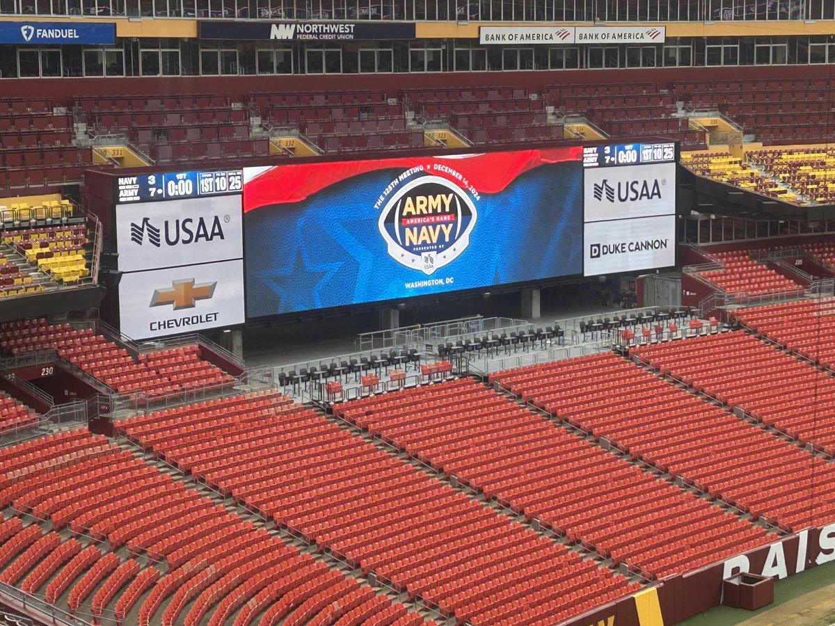 JonStarrett's tweet photo. America’s Game hits DC. The transformation has begun! ⁦@ArmyNavyGame⁩ https://t.co/7H1XTOI0tQ