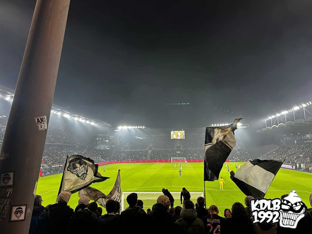 UltrasMadeinFR's tweet image. ⚽️ Angers - Lyon 
📢 Craquage du Kop de la Butte! 
📆 Samedi 7 décembre 2024
📸 KDLB92

#SCOOL