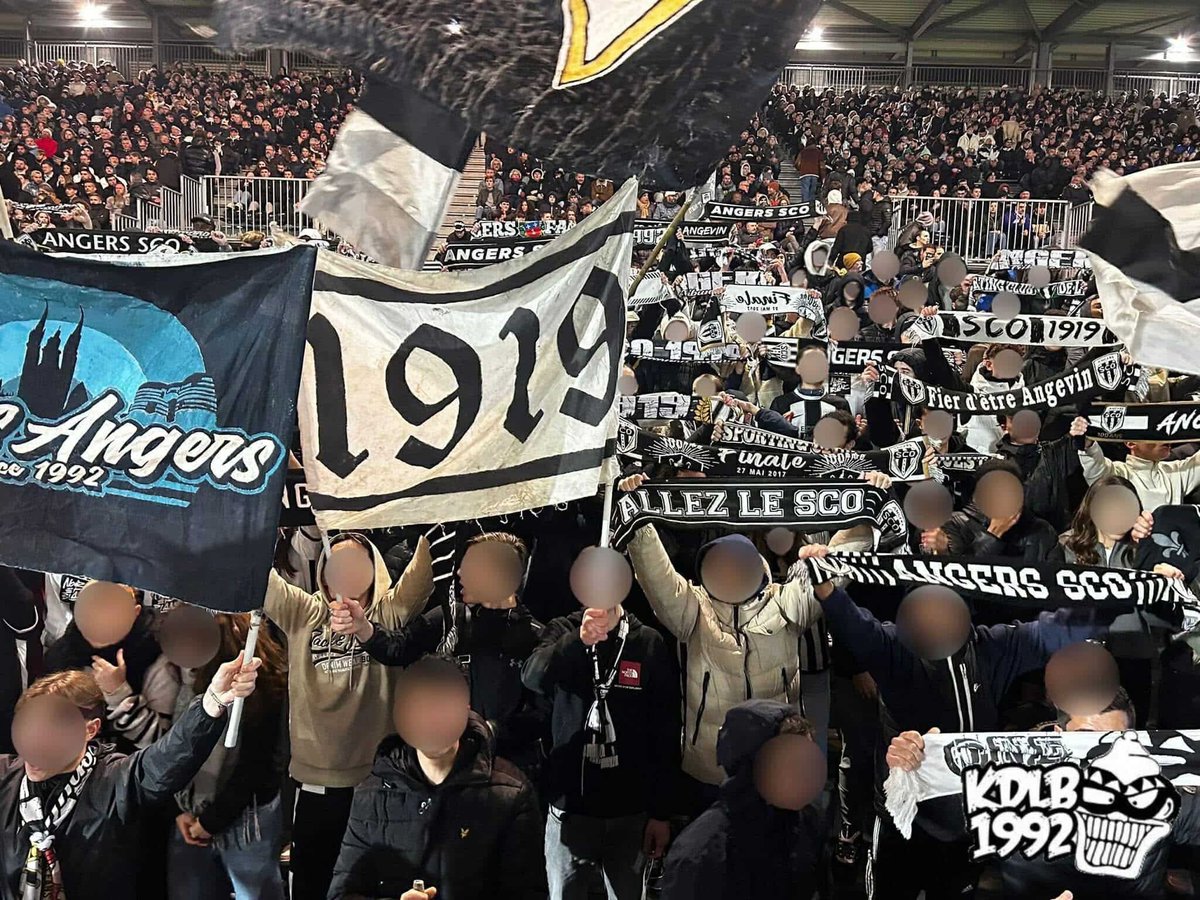 UltrasMadeinFR's tweet image. ⚽️ Angers - Lyon 
📢 Craquage du Kop de la Butte! 
📆 Samedi 7 décembre 2024
📸 KDLB92

#SCOOL