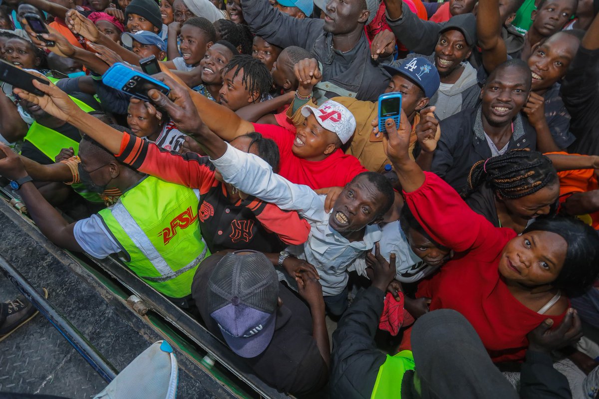 #SambazaFurahaNaSafaricom Kamulu wamepokea krizi yao <a href="/SafaricomPLC/">Safaricom PLC</a>