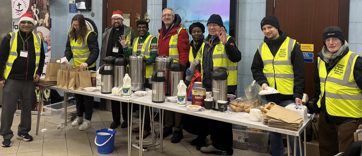 ChurchGolders's tweet photo. Christmas Cheer - we had a great time today at Golders Green tub station giving hot drinks and Croissants. Great to have +Anderson with us. Looking forward for tomorrow morning for doing same https://t.co/rjX7xYEzIn