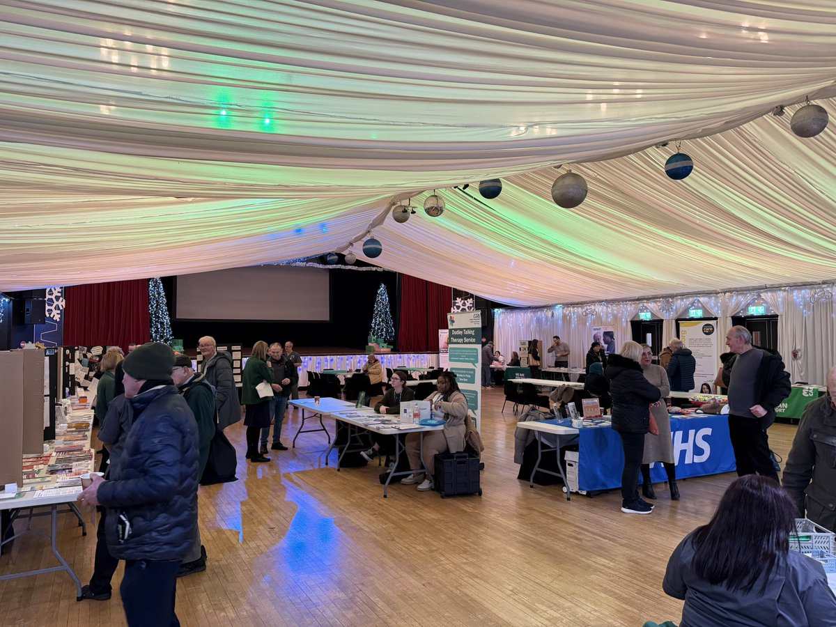 DudleyGroupLCN's tweet photo. Another successful Cancer Information Event at Brierley Hill Civic this afternoon 🙂

Thank you to all of the staff that help make these events happen 👏🏼

Really enjoyed talking to the patients &amp; hearing lots of positive feedback about our Cancer Services

@DudleyGroupNHS https://t.co/Z1FICWpsor