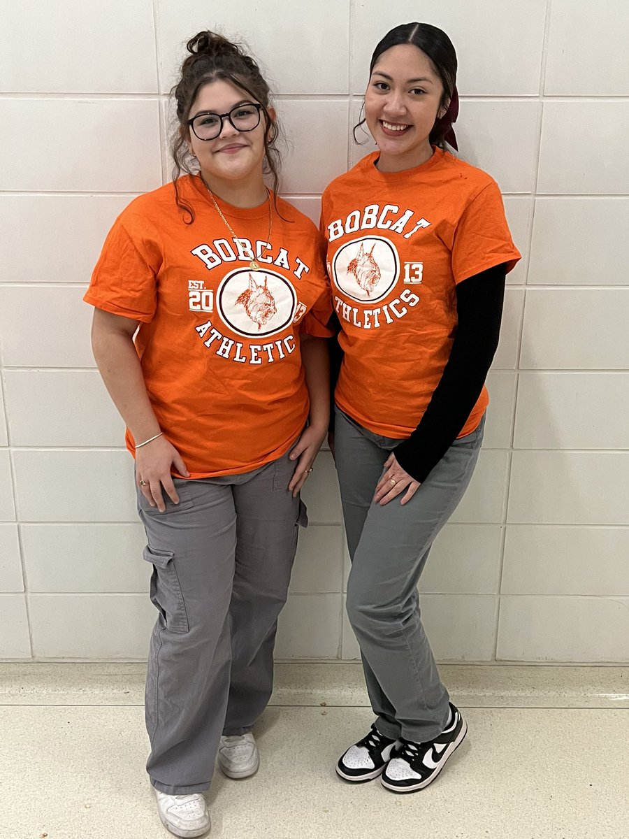 🚨🚨🚨DECEMBER ATHLETES OF THE MONTH🚨🚨🚨

Nyomi Ascenio - Wrestling
Maria Moreno - Cheerleading