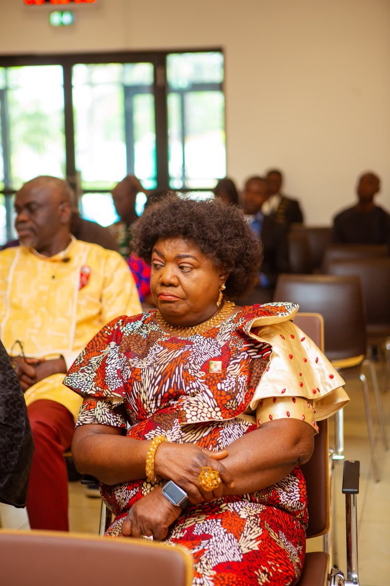 rvhaofficial's tweet photo. The Rivers State House of Assembly held its regular sitting today, presided by the Speaker, Rt Hon Victor Oko-Jumbo at the temporal Hallowed Chambers, Admin Block, Government House, Port Harcourt and two Bills scaled first reading on the floor https://t.co/ZgGrcOCaud