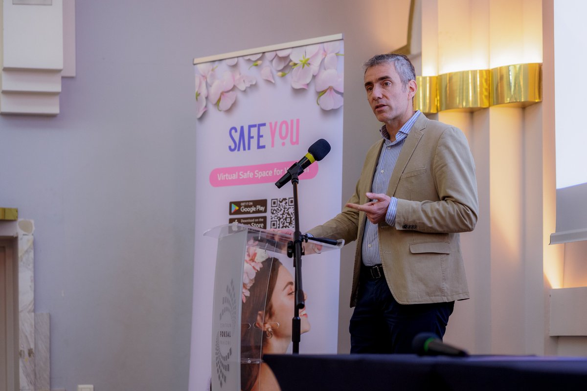 unfpaeecaro's tweet photo. On #HumanRightsDay, @UNFPA is proud to support its partners @SafeYOUapp1 and @Feminoteka for the launch of the #SafeYOU app in #Poland 🇵🇱

This virtual safe space is now present in 6 countries, helping to protect & empower women against gender-based violence #GBV. Discover more about this tool to #ENDviolence 🧡 https://t.co/DE0vfsC6hg