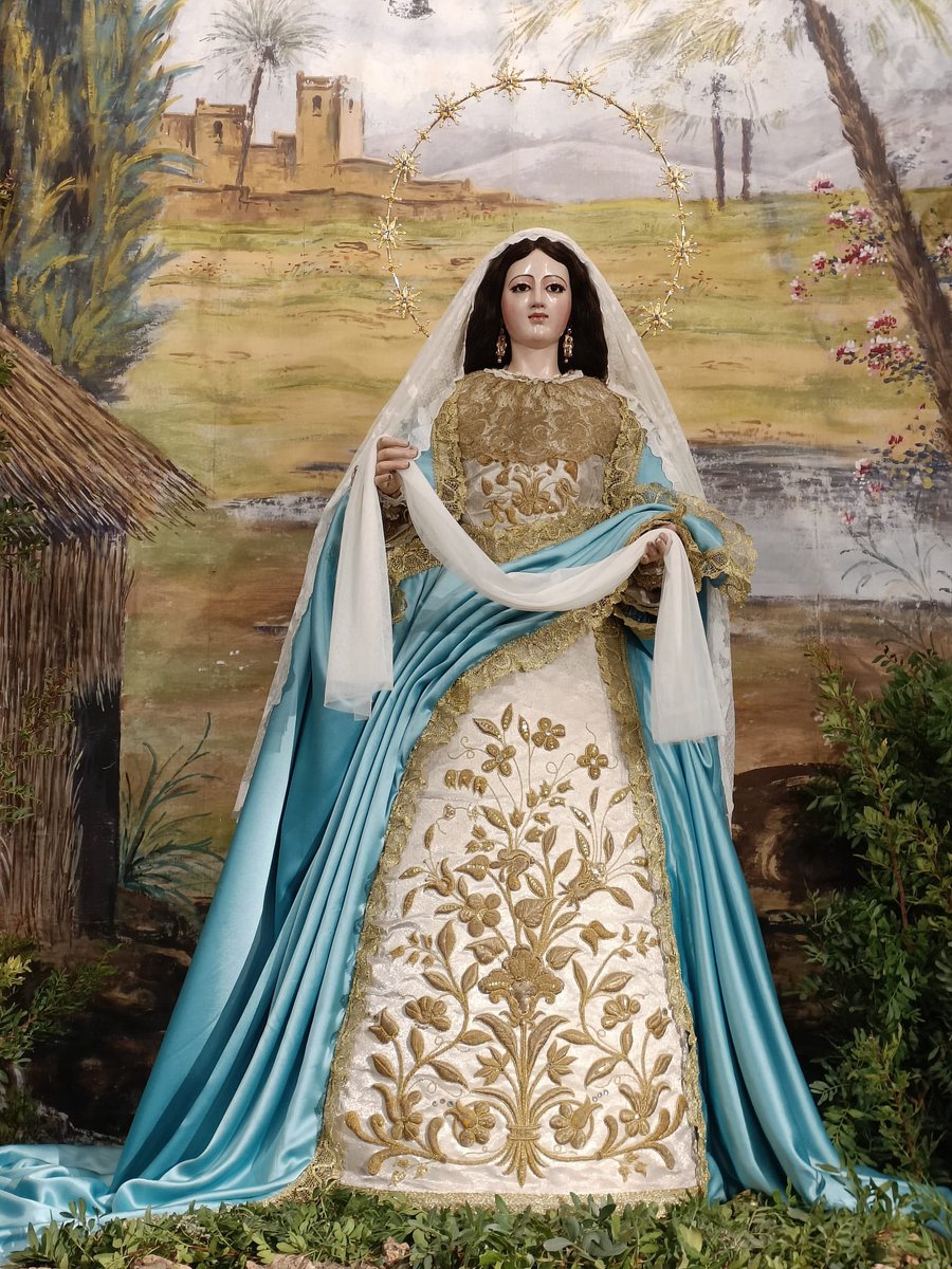 HdadConsolacion's tweet photo. LA PATRONA DE CARRION PARA EL NACIMIENTO DEL SALVADOR
La Stma. Virgen de Consolación ha sido ataviada con manto celeste de raso y mantilla en seda granadina bordada a mano de estilo dengue de los años 40 del pasado siglo, donada por NHD David Cuesta Solís.
#CarrionporsuPatrona https://t.co/SFnq9Pyl3U