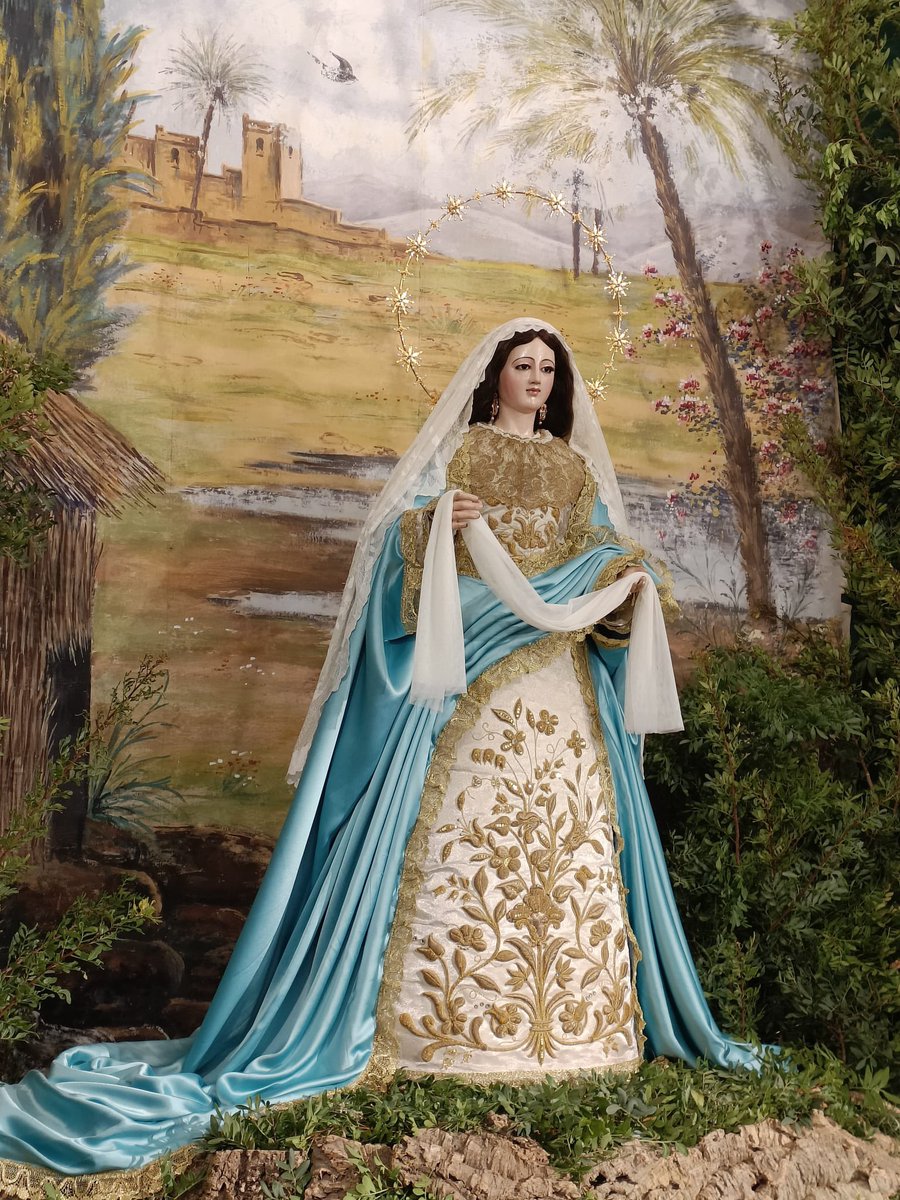HdadConsolacion's tweet photo. LA PATRONA DE CARRION PARA EL NACIMIENTO DEL SALVADOR
La Stma. Virgen de Consolación ha sido ataviada con manto celeste de raso y mantilla en seda granadina bordada a mano de estilo dengue de los años 40 del pasado siglo, donada por NHD David Cuesta Solís.
#CarrionporsuPatrona https://t.co/SFnq9Pyl3U