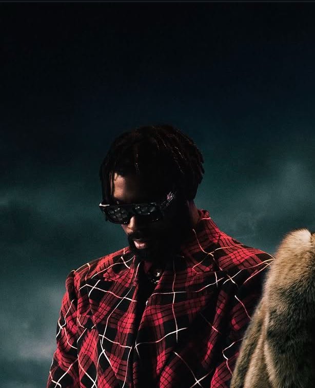 DAMSOWORLD's tweet photo. DAMSO devient le 3eme rappeur de l’histoire du rap fr à dépasser les      5 MILLIARDS de streams après Jul et Ninho.

« J’ai finis le jeu je l’ai rincé 🐐 » https://t.co/18EkfUY2tL
