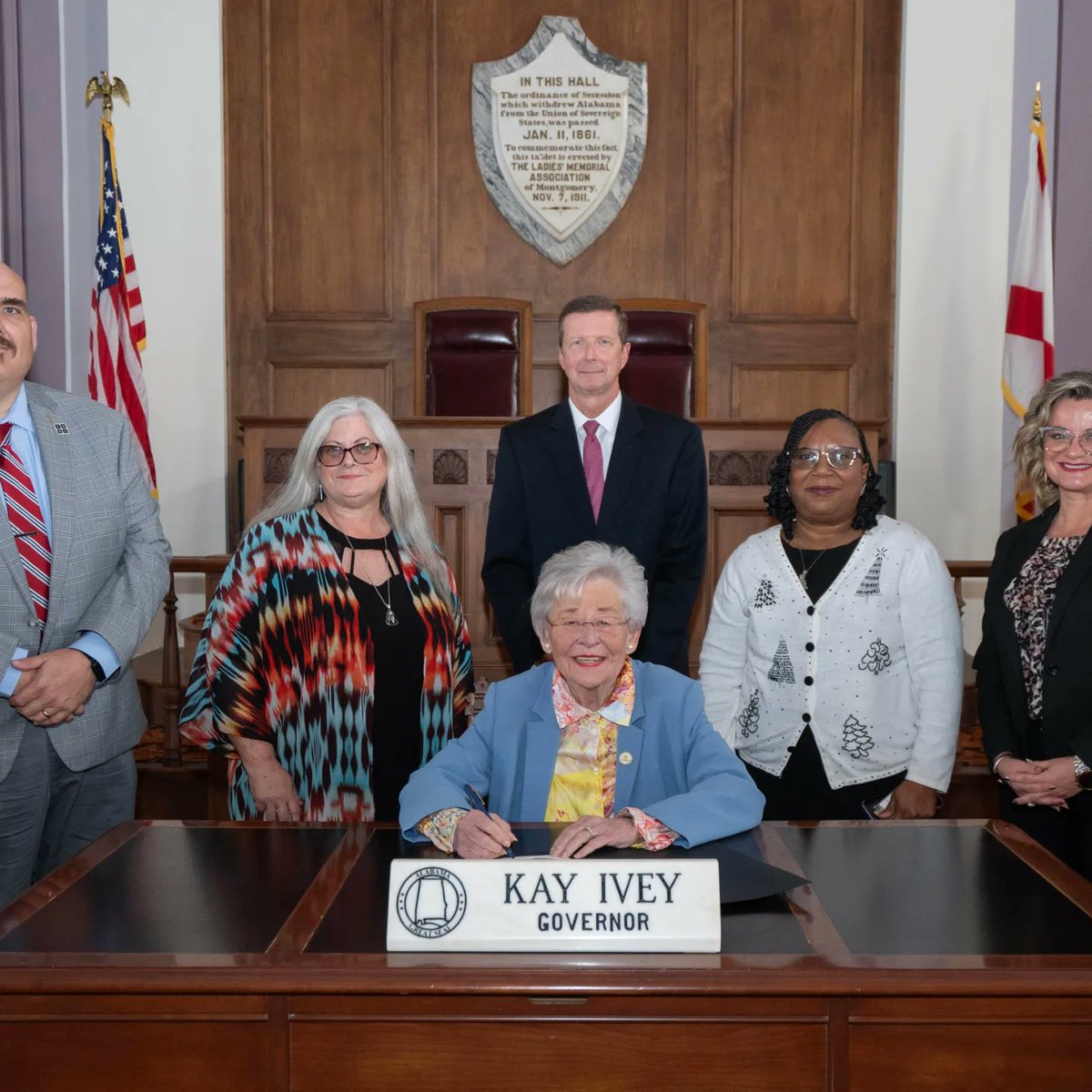amandacdykes's tweet photo. Happy Tuesday of Computer Science Education Week!
As of today, 20 states have issued proclamations officially recognizing #CSEdWeek, with more expected soon. 
Thank you @GovernorKayIvey for your continued support of CS Education! https://t.co/rgyZbXF0P6