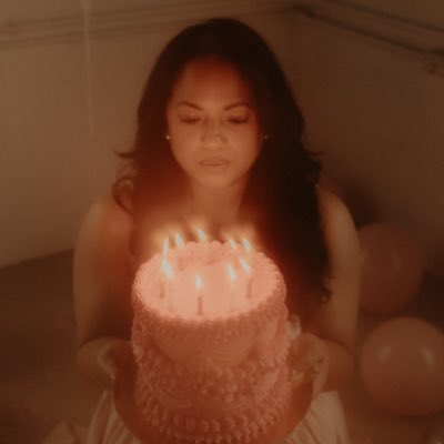 WordsbyRaquel's tweet photo. #NewProfilePic https://t.co/EOrJuByzq0