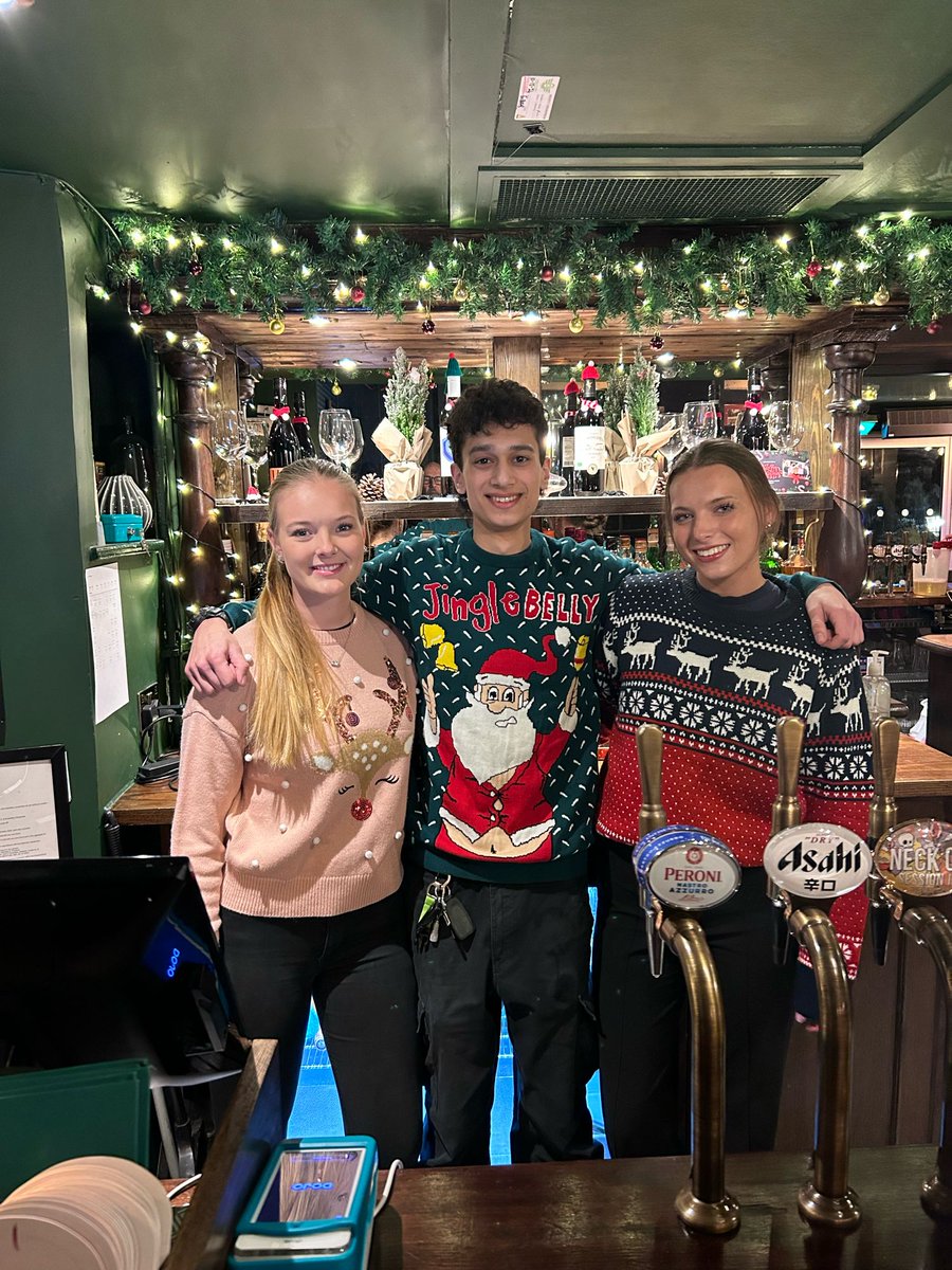 lockkeeper's tweet image. 𝐓𝐇𝐔𝐑𝐒𝐃𝐀𝐘 𝟏𝟐𝐓𝐇 𝐃𝐄𝐂𝐄𝐌𝐁𝐄𝐑

This Thursday is national Christmas Jumper day and our team are ready to share the festivities with you. Dig your jumper out from underneath your summer wardrobe and show your seasonal cheer with us.