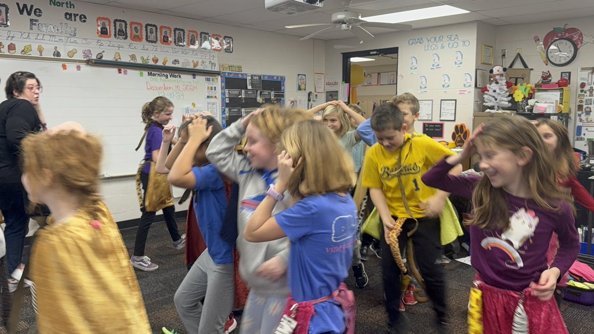 Having the best time acting with the <a href="/Greatlakesthtr/">GreatLakesTheater</a> educators this week!  #cftogether
