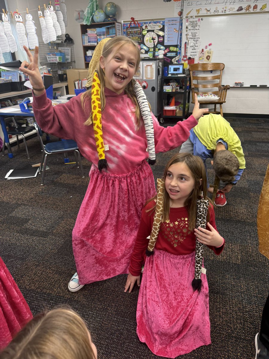 TodaroClass's tweet image. Having the best time acting with the @Greatlakesthtr educators this week!  #cftogether