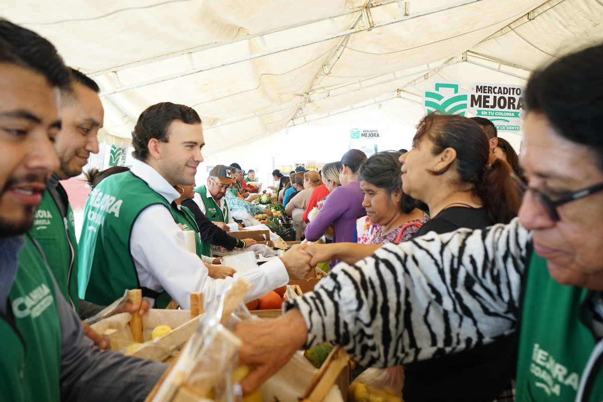 gelizondop's tweet photo. Para el Gobernador @manolojim apoyar la economía familiar es una prioridad, por eso el Mercadito Mejora sigue con todo. (1/2) https://t.co/eifFFNFrEM