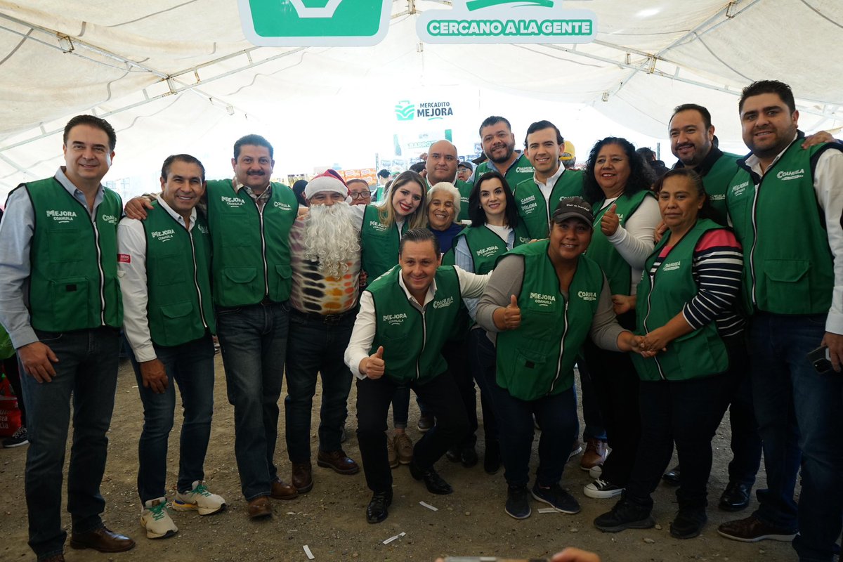 gelizondop's tweet photo. Para el Gobernador @manolojim apoyar la economía familiar es una prioridad, por eso el Mercadito Mejora sigue con todo. (1/2) https://t.co/eifFFNFrEM