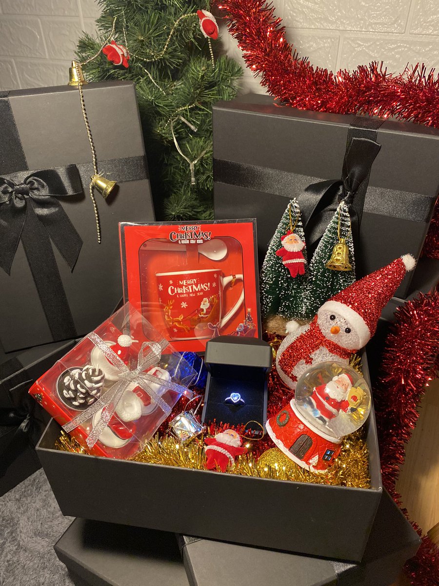Yılbaşı hediyen bizden olsun ister misin 🎄 Bu tweeti beğen, yoruma kalp bırak, ArtBDesign Gift Box senin olsun 💝