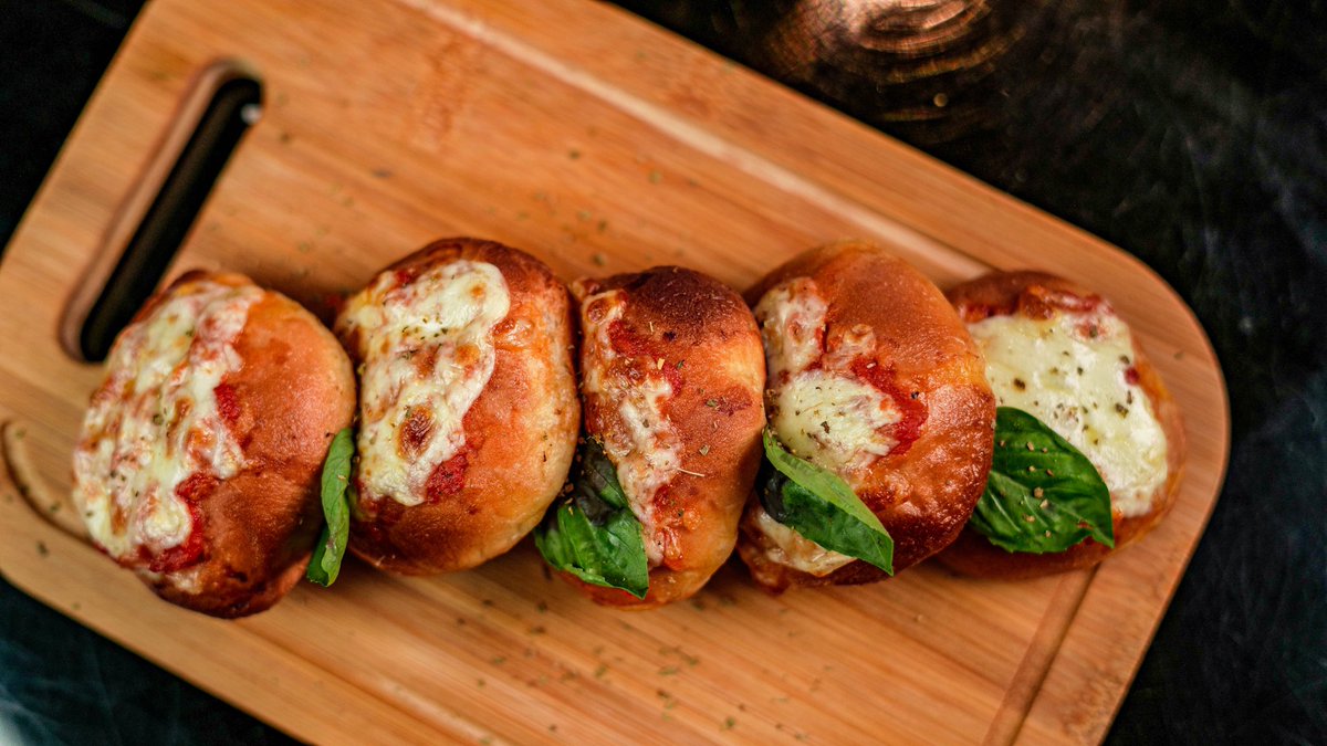 pitstopgh's tweet image. Little bites, BIG flavor! 🔥🍕 Our pizza balls are the perfect combo of cheesy, saucy,and oh so delicious. 😋One bite,and you’ll be hooked guaranteed!
Ready to level up your snack game? Head over to Pitstop today!

#PitstopVibes #PizzaBalls  #Labone