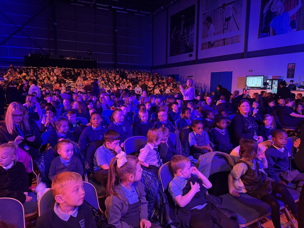 MrsClelland's tweet photo. Day 2 of Festive Week ๐โจ took us to the Ravenscraig Panto Aladdin!๐งโโ๏ธ๐ญ Oh yes we did! The kids were dancing, cheering, and booing the baddiesโa magical experience for everyone. ๐ Learning through laughter and fun! ๐ #FestiveWeek @BerryhillPN https://t.co/bmdXJFiWqQ