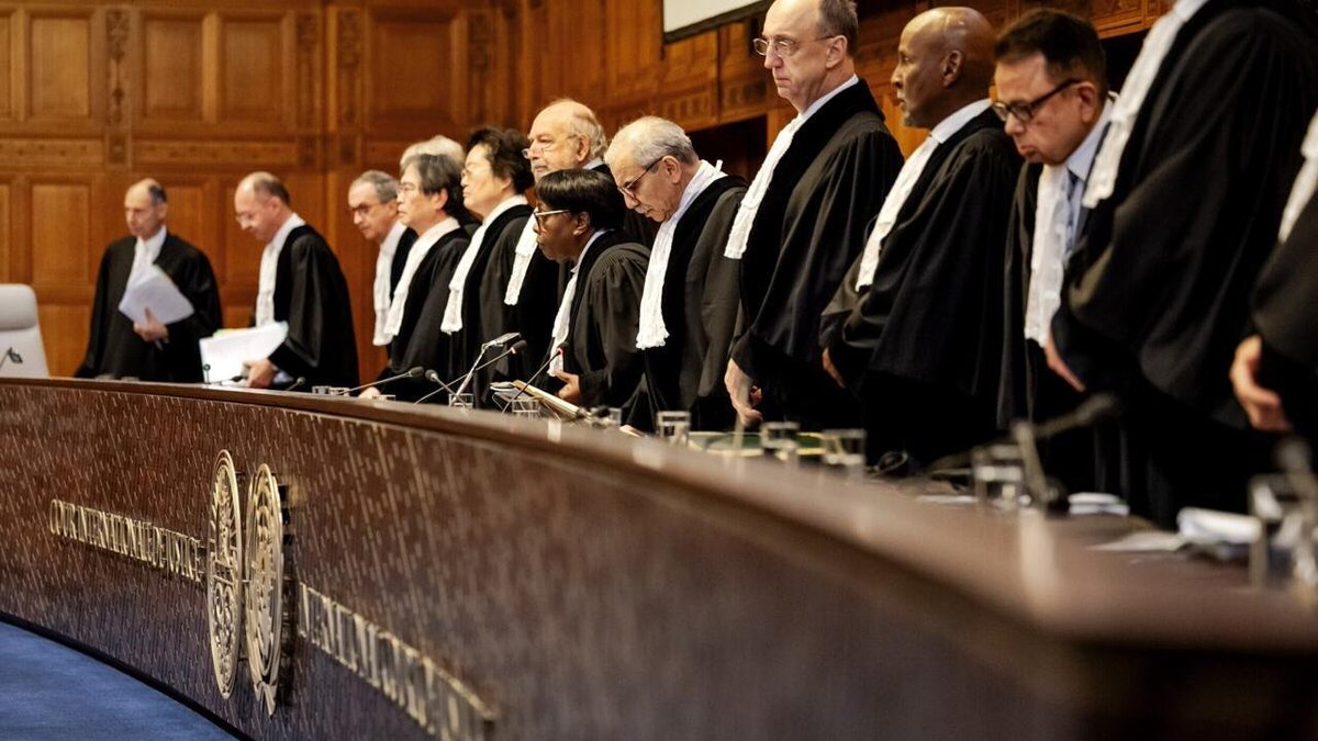 1/13.⚠️USEFUL INFO: Its the 2nd week of public hearings 🗣️  in the Hague 🇳🇱 on the International Court of Justice (<a href="/CIJ_ICJ/">CIJ_ICJ</a>) advisory opinion (#ICJAO) clarify the obligations of States in respect of #ClimateChange 🔥. 🤔 How does it relate to #LossAndDamage? How can I follow?
