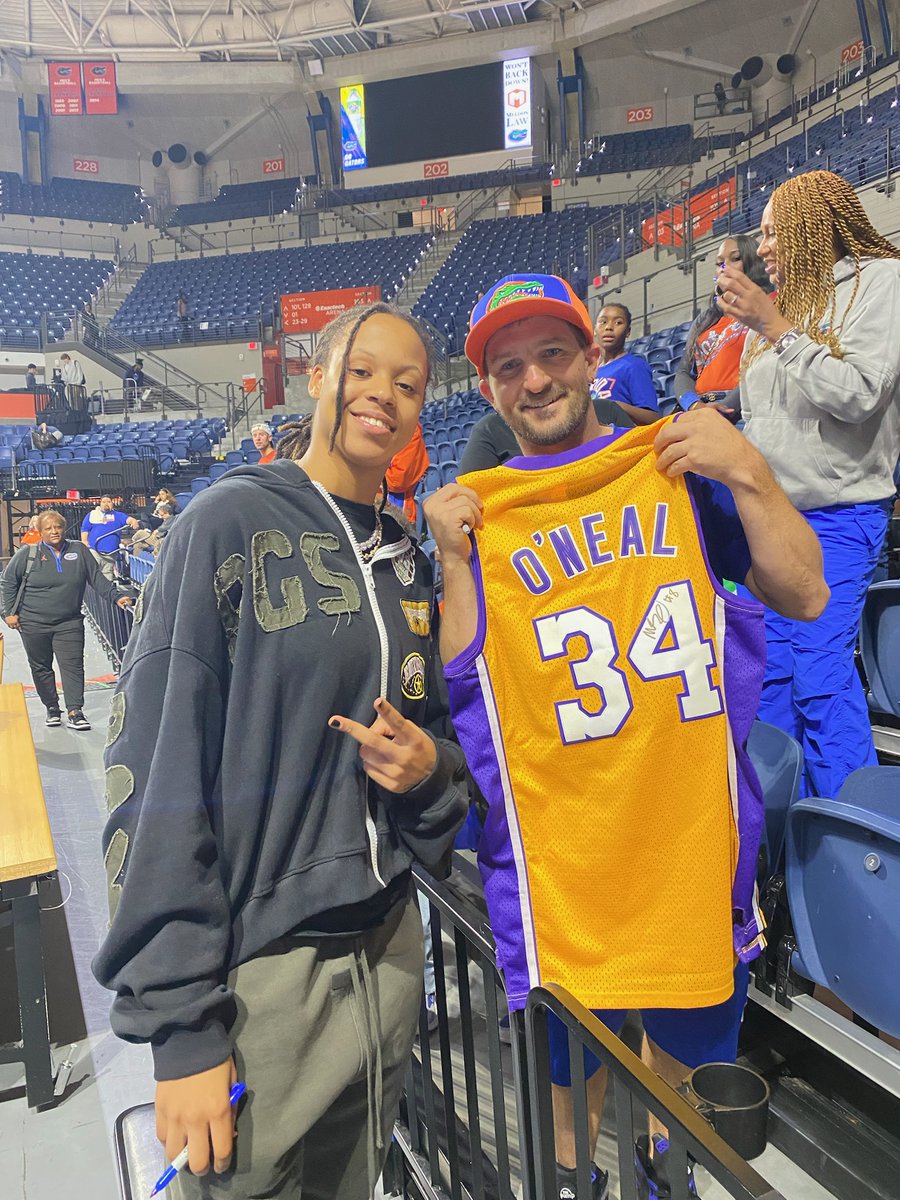 JamieMaceachin's tweet photo. Met with Mearah O'neal after the Florida Gators vs Marshall game signed my Shaq jersey and Shaq shoes 💜💛🧡💙🐊💗 Go Gators https://t.co/mSTJNYjIJ1