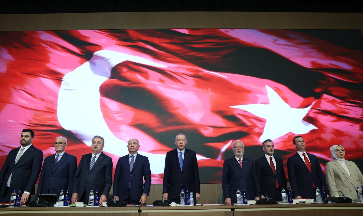 TarikAtli47's tweet photo. 📍AK Parti Genel Merkezi 

Cumhurbaşkanımız, Genel Başkanımız Sn. @RTErdogan ‘ın katılımlarıyla 168. Genişletilmiş İl Başkanları toplantımızı gerçekleştirdik. 

@eyupkadirinan @erkankandemir https://t.co/yLNLxExWfB