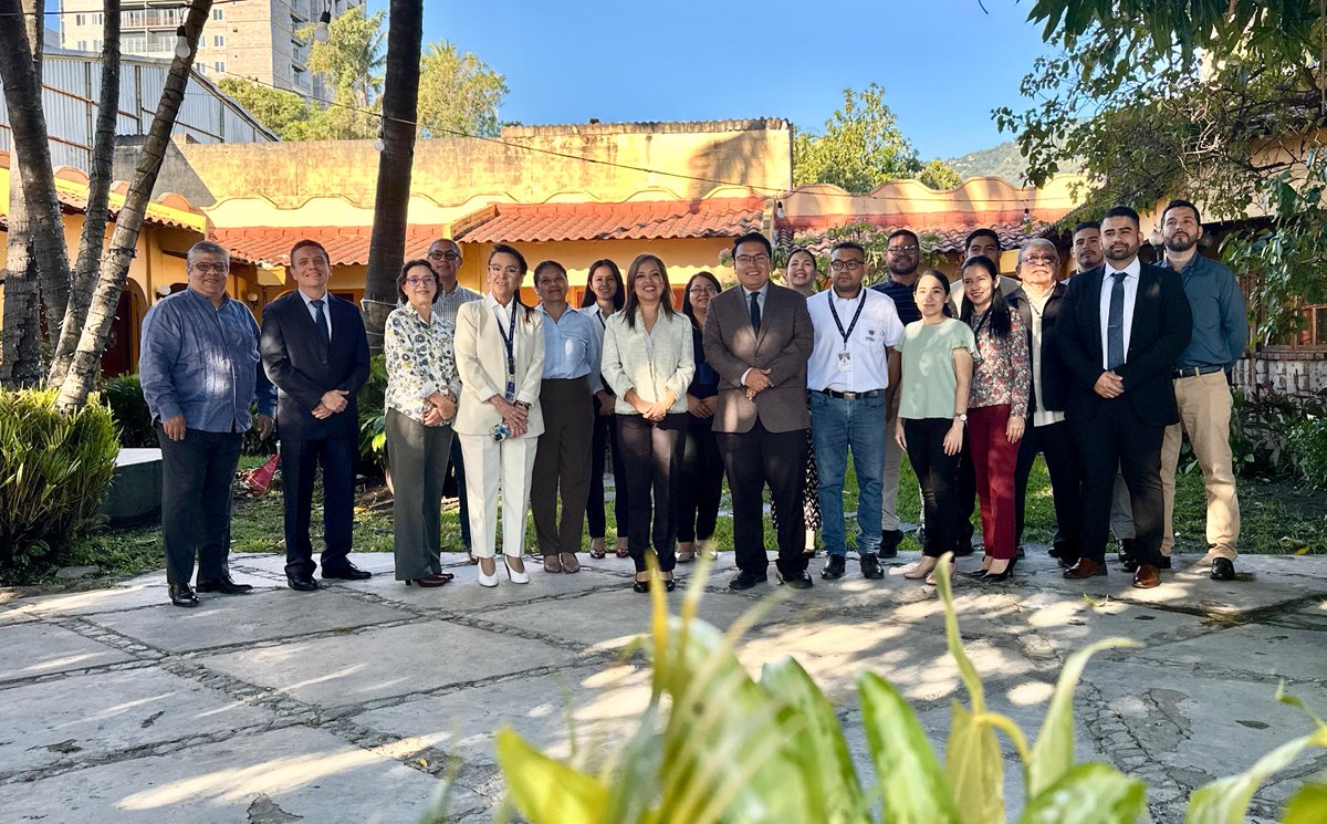 BuenaGobernanza's tweet photo. 📢 Esta semana acompañamos taller para priorizar proyectos de inversión pública con más beneficio social.

Acompañamos a @HaciendaSV fortaleciendo capacidades en evaluación socioeconómica para optimizar recursos y tomar decisiones informadas para más beneficios a la ciudadanía. https://t.co/LvYNTrFFEn
