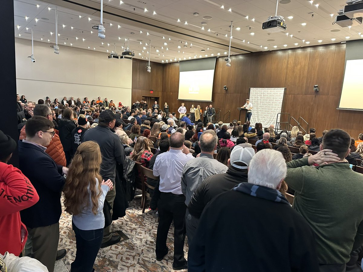 On the left:
The final event for the group who want to take away the tipped wage credit

On the right:
The final event for the group who want to keep the system as is

#SaveMITips