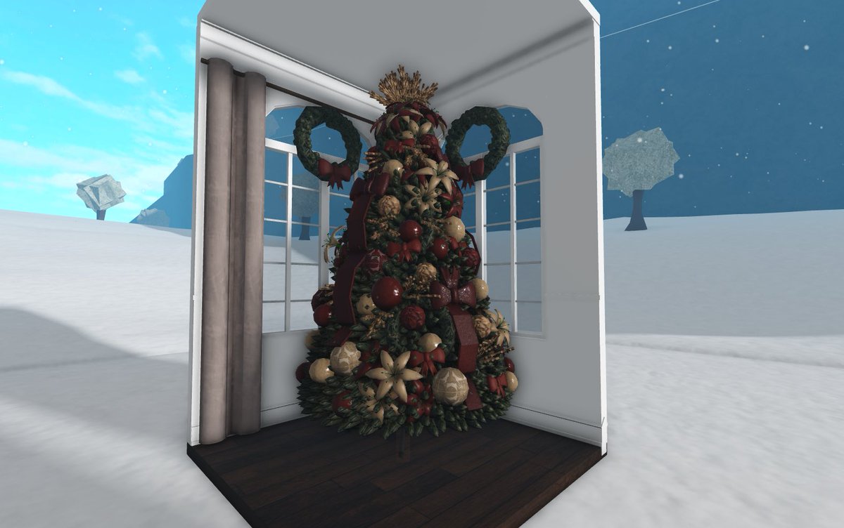 Elegant red and gold Christmas tree 

#ROBLOX 
#robloxbloxburg 
#bloxburgbuilds
#bloxburgbuildhacks