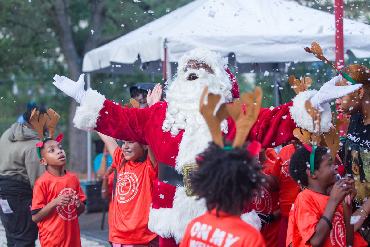 seopwcra's tweet photo. 🎉There are just THREE days to go until our Holiday Toy Giveaway!  It’s almost time to kick off the festivities and give away some amazing toys! 🎄🧸
Friday, December 13th | 5:30 PM
9th Street Pedestrian Mall, 819 NW 2nd Avenue https://t.co/wjv82Cz7nz
