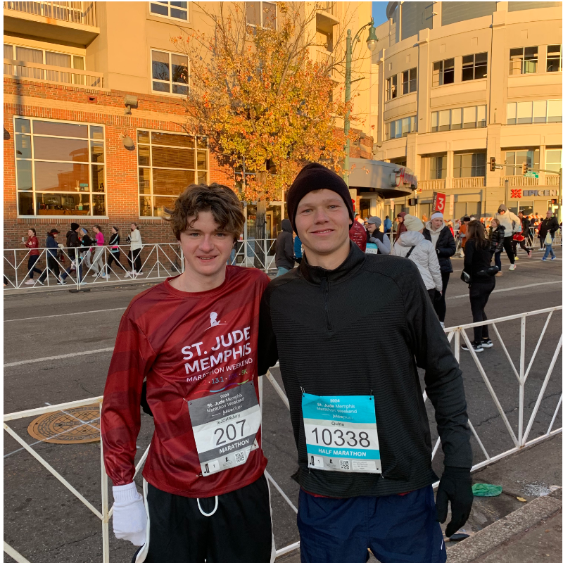 PlayWhereUStay's tweet photo. 🌟 Huge shoutout to PWYS athletes John &amp; Quinn for running the St. Jude Marathon this weekend! 🏃‍♂️ Balancing soccer &amp; school is impressive, but supporting such a great cause shows true leadership. 💙 Way to inspire on &amp; off the field—let’s celebrate them! 🎉👏 https://t.co/SXpwefYpRt