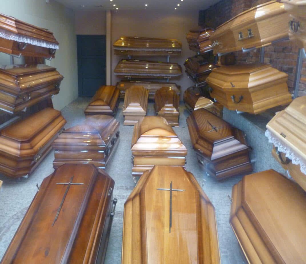 Gpaul_SA's tweet photo. Quality Second Hand coffins for sale.

Contact: 0813934534 https://t.co/eFRSuxK9vF