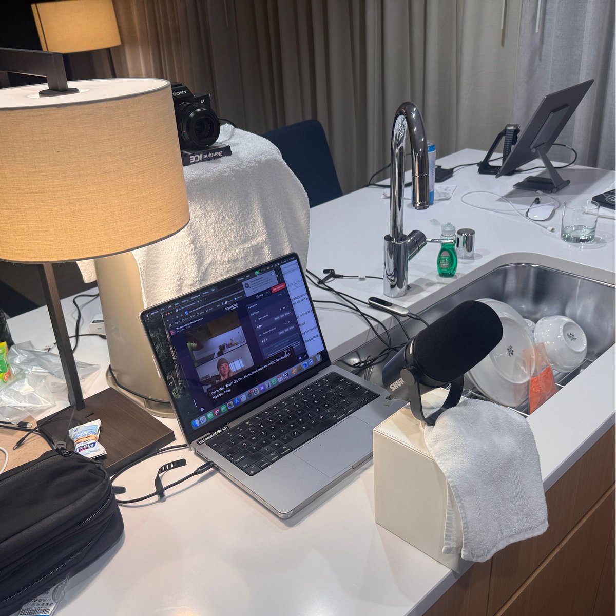 Recording studio in Hawaii. Trash can and Kleenex box. Sony A7R 5. Shure MV7+