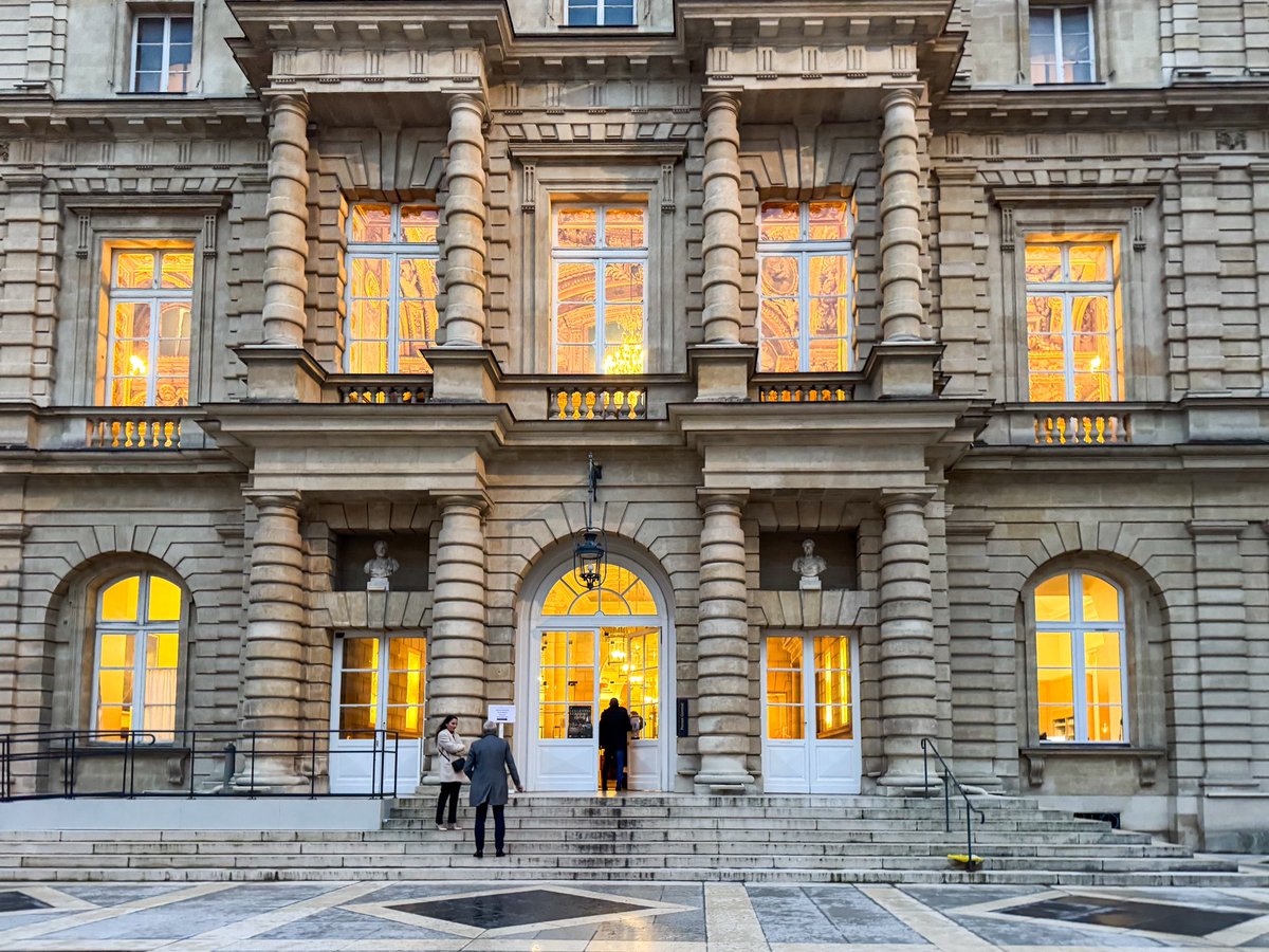 Aux États Généraux de l’IA en Santé ce lundi au <a href="/Senat/">Sénat</a>, belle initiative du sénateur Alain Milon et de <a href="/EthikIa/">Ethik IA</a>: « Quelle(s) garantie(s) humaine(s) pour réussir la révolution de la prévention et de l’accès aux soins ? ». Merci à <a href="/GrusonDavid/">David Gruson</a> pour l’invitation. #GarantieHumaine