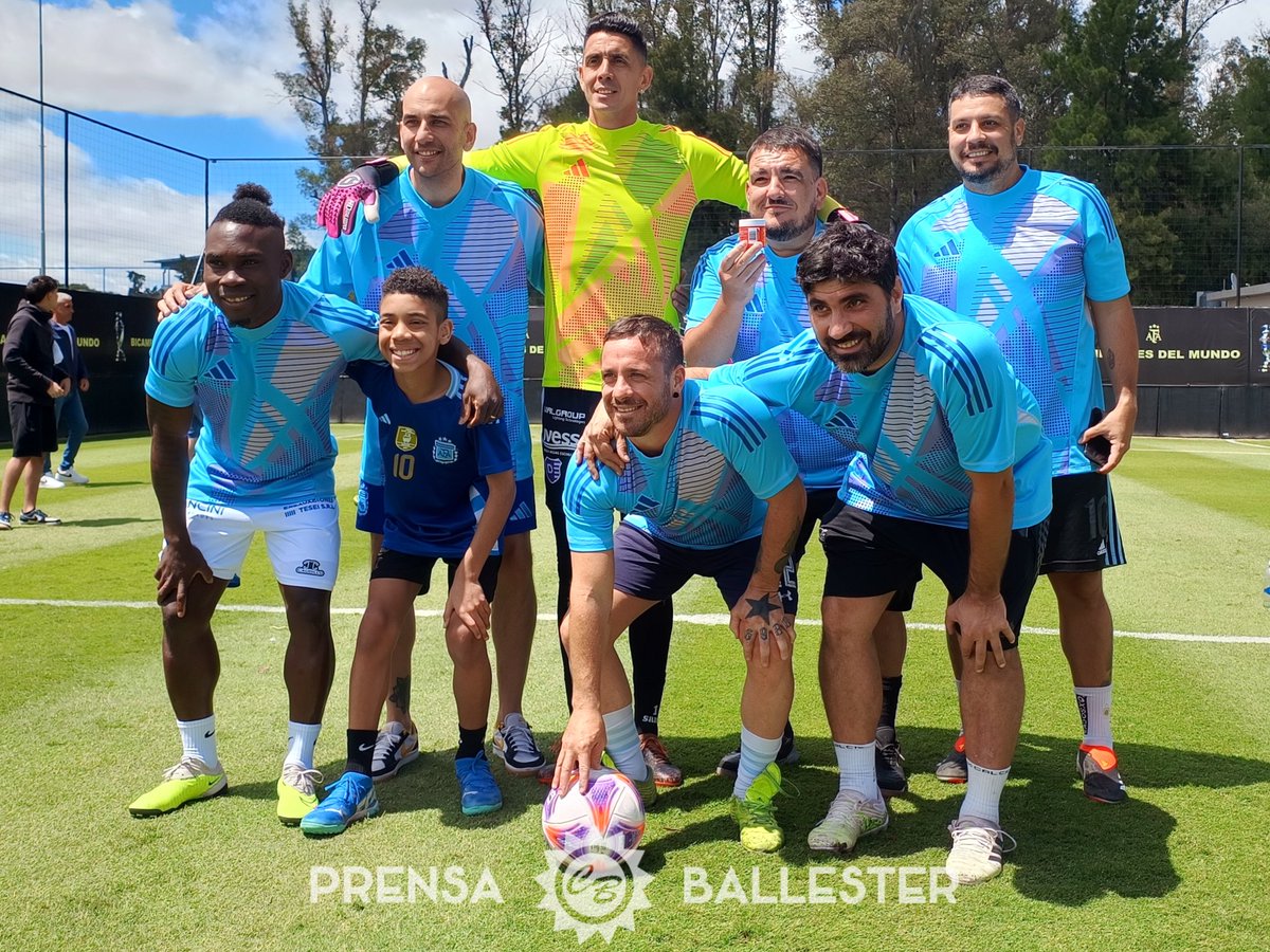 Equipo <a href="/AFAestudio/">AFA Estudio ⭐️⭐️⭐️</a> 🇦🇷💛💙

📸 <a href="/BallesterFacu/">Facundo Ballester</a>

#ComoTeQuieroBallester ! 🇺🇦⚽