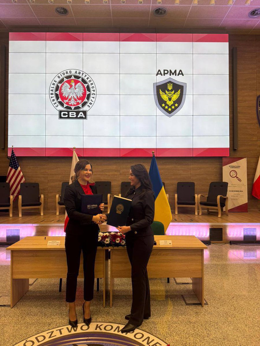 OlenaDuma's tweet photo. 1/2 ARMA and @CBAgovPL are starting a new chapter in cooperation 🇺🇦🤝🇵🇱!

An international agreement was signed to enhance joint mechanisms for tracing, recovering criminal assets and many more.

https://t.co/qL4UreIu7N https://t.co/RcIsAbgJjE